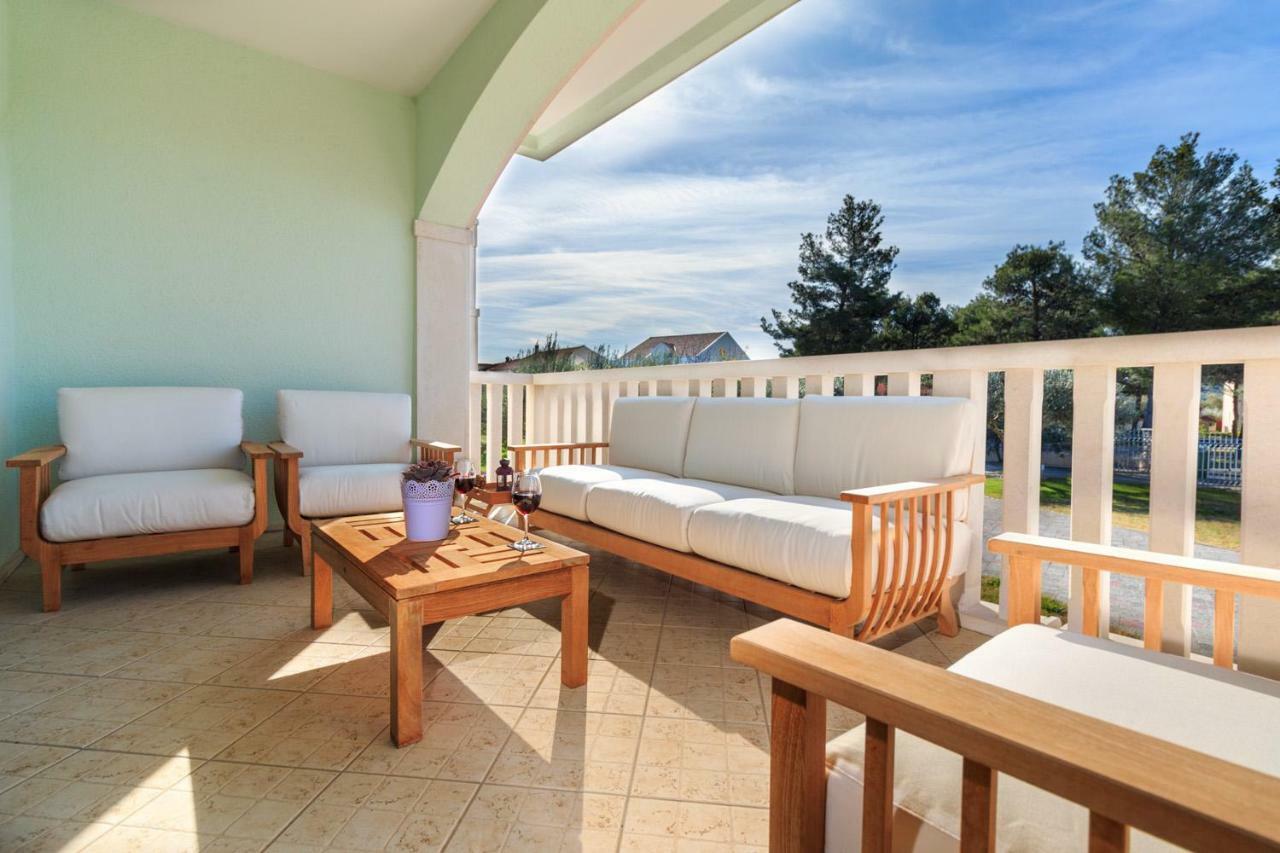 Villa Dream Srima Bagian luar foto