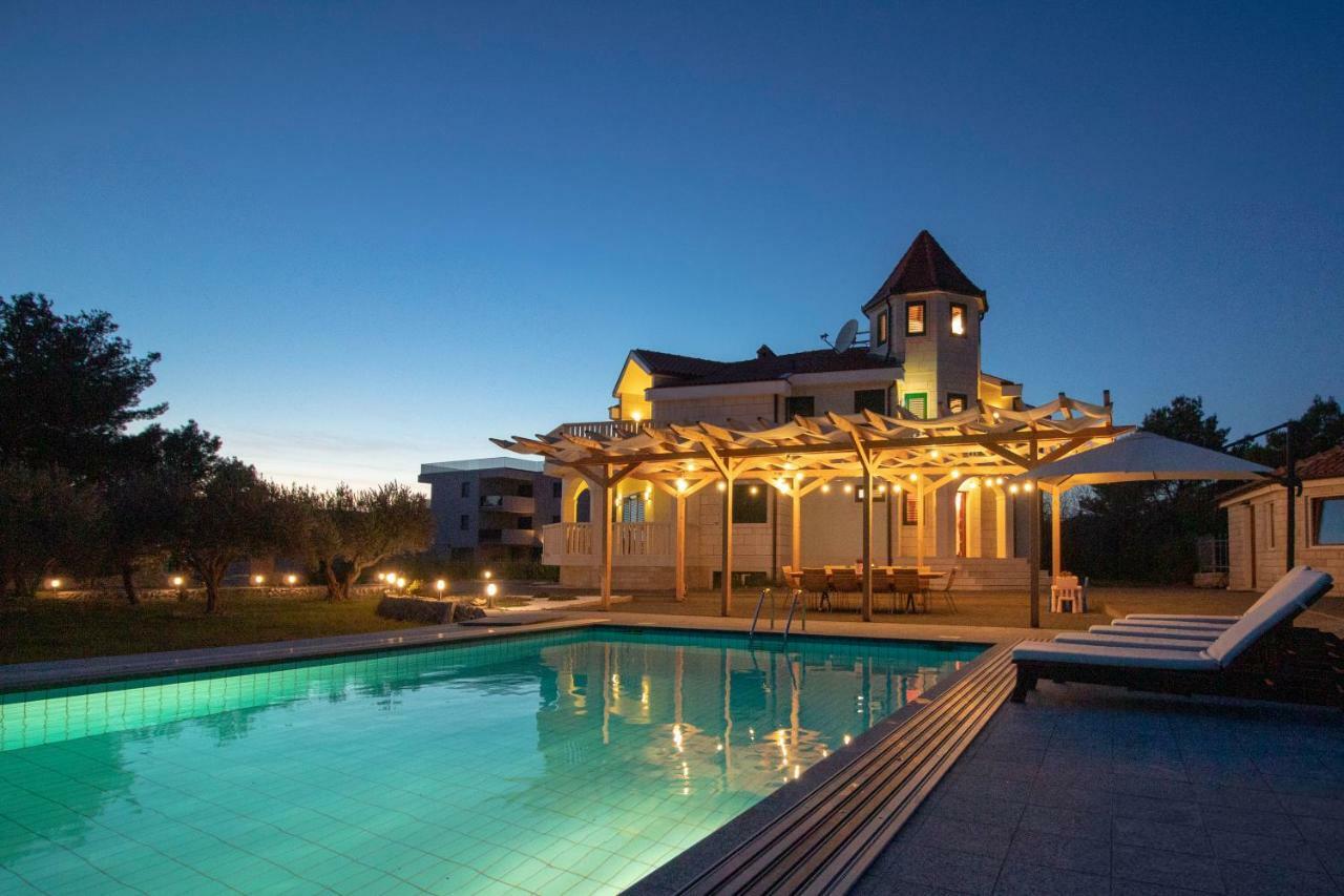 Villa Dream Srima Bagian luar foto