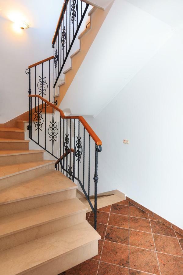 Villa Dream Srima Bagian luar foto