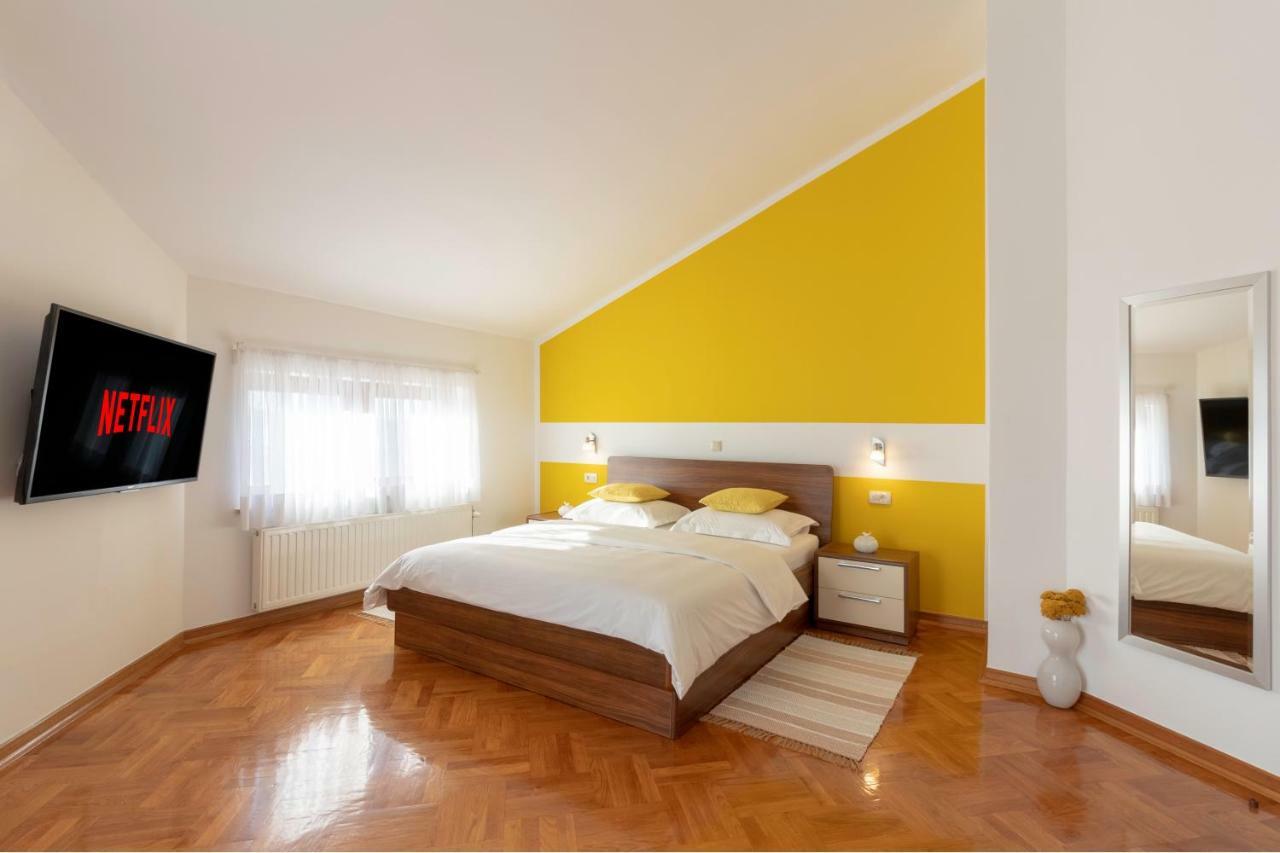 Villa Dream Srima Bagian luar foto
